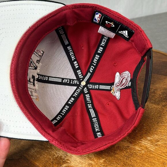 Adidas NBA Hat Miami Heat Snapback Baseball Cap Red Black Wool Blend Embroidered - Picture 10 of 13